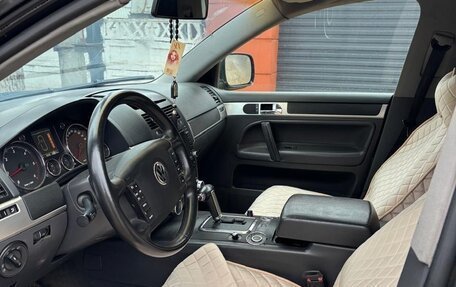 Volkswagen Touareg III, 2006 год, 850 000 рублей, 2 фотография