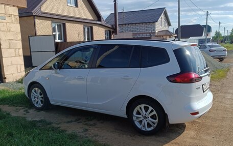 Opel Zafira C рестайлинг, 2013 год, 1 560 000 рублей, 4 фотография