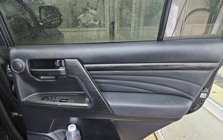 Toyota Land Cruiser 200, 2013 год, 3 800 000 рублей, 26 фотография