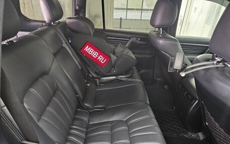 Toyota Land Cruiser 200, 2013 год, 3 800 000 рублей, 25 фотография