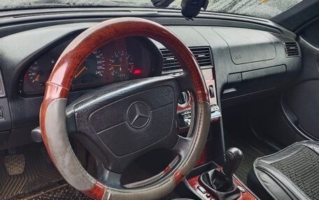 Mercedes-Benz C-Класс, 1997 год, 590 000 рублей, 2 фотография