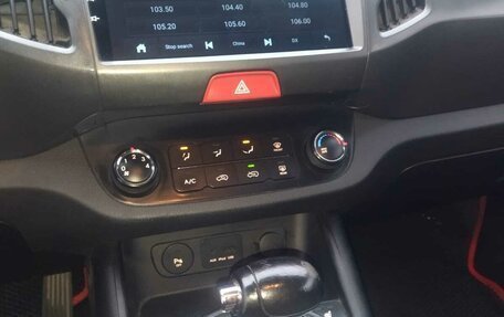 KIA Sportage III, 2010 год, 1 200 000 рублей, 17 фотография