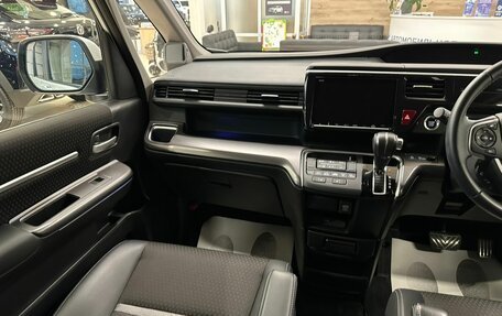 Honda Stepwgn IV, 2021 год, 2 929 900 рублей, 14 фотография