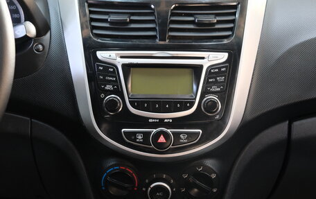 Hyundai Solaris II рестайлинг, 2012 год, 949 000 рублей, 19 фотография