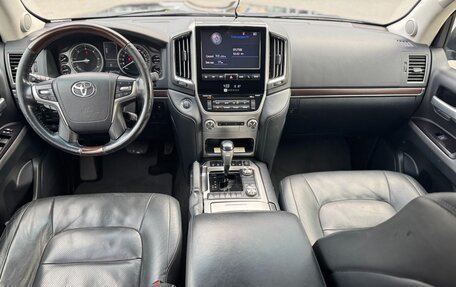 Toyota Land Cruiser 200, 2019 год, 5 990 000 рублей, 11 фотография