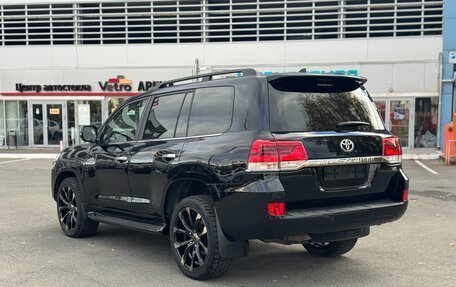 Toyota Land Cruiser 200, 2019 год, 5 990 000 рублей, 3 фотография
