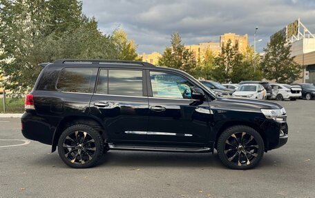 Toyota Land Cruiser 200, 2019 год, 5 990 000 рублей, 6 фотография