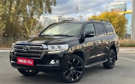 Toyota Land Cruiser 200, 2019 год, 5 990 000 рублей, 1 фотография