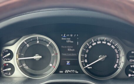 Toyota Land Cruiser 200, 2019 год, 5 990 000 рублей, 19 фотография