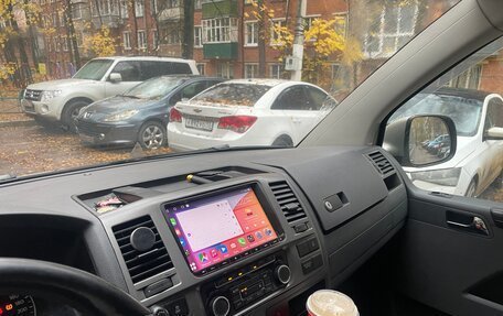 Volkswagen Caravelle T5, 2013 год, 1 550 000 рублей, 2 фотография