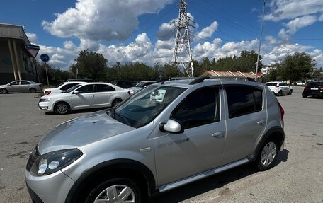 Renault Sandero I, 2013 год, 950 000 рублей, 4 фотография