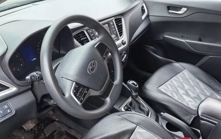 Hyundai Solaris II рестайлинг, 2021 год, 1 750 000 рублей, 1 фотография