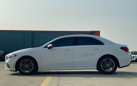 Mercedes-Benz A-Класс, 2022 год, 2 300 000 рублей, 2 фотография