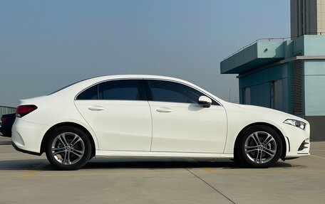 Mercedes-Benz A-Класс, 2022 год, 2 300 000 рублей, 6 фотография