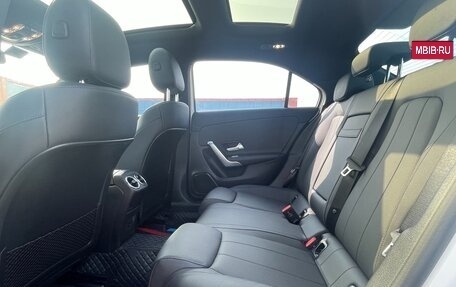 Mercedes-Benz A-Класс, 2022 год, 2 300 000 рублей, 16 фотография