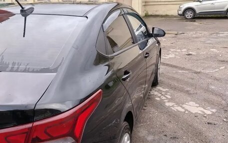 Hyundai Solaris II рестайлинг, 2021 год, 1 750 000 рублей, 8 фотография