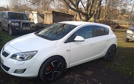 Opel Astra J, 2011 год, 835 000 рублей, 2 фотография