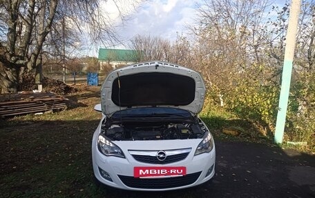 Opel Astra J, 2011 год, 835 000 рублей, 3 фотография