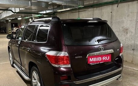 Toyota Highlander III, 2011 год, 1 850 000 рублей, 6 фотография