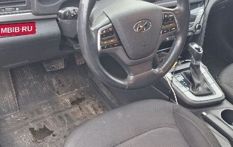 Hyundai Elantra VI рестайлинг, 2016 год, 1 100 000 рублей, 4 фотография