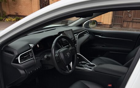 Toyota Camry, 2022 год, 3 850 000 рублей, 9 фотография