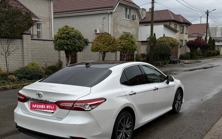 Toyota Camry, 2022 год, 3 850 000 рублей, 6 фотография