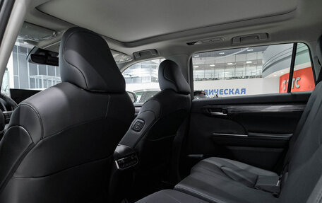 Toyota Highlander, 2025 год, 6 300 000 рублей, 15 фотография