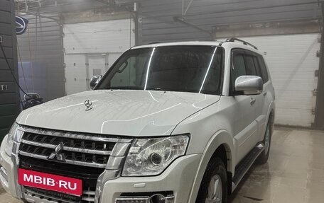 Mitsubishi Pajero IV, 2008 год, 1 420 000 рублей, 2 фотография