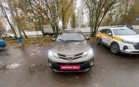 Toyota RAV4, 2013 год, 1 700 000 рублей, 2 фотография
