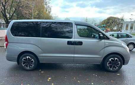 Hyundai Grand Starex Grand Starex I рестайлинг 2, 2015 год, 2 250 000 рублей, 3 фотография