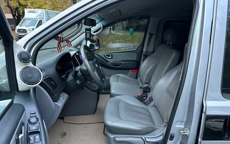 Hyundai Grand Starex Grand Starex I рестайлинг 2, 2015 год, 2 250 000 рублей, 18 фотография