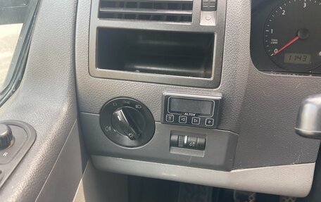 Volkswagen Transporter T5 рестайлинг, 2008 год, 850 000 рублей, 9 фотография