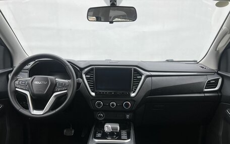 Isuzu D-Max, 2024 год, 4 250 000 рублей, 16 фотография