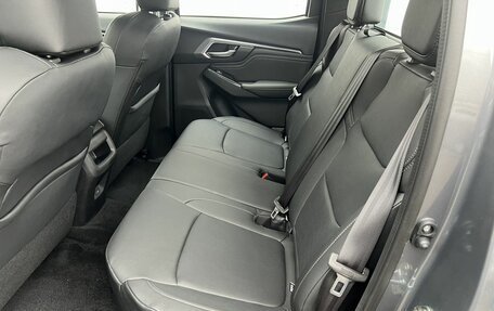 Isuzu D-Max, 2024 год, 4 250 000 рублей, 24 фотография