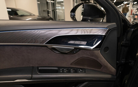 Audi A8, 2018 год, 4 800 000 рублей, 28 фотография