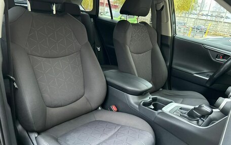 Toyota RAV4, 2020 год, 2 730 000 рублей, 24 фотография