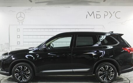 Mitsubishi Outlander III рестайлинг 3, 2022 год, 2 700 000 рублей, 9 фотография