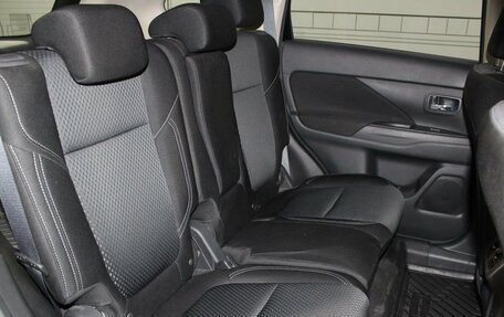 Mitsubishi Outlander III рестайлинг 3, 2022 год, 2 700 000 рублей, 23 фотография