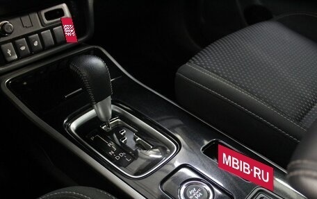 Mitsubishi Outlander III рестайлинг 3, 2022 год, 2 700 000 рублей, 17 фотография