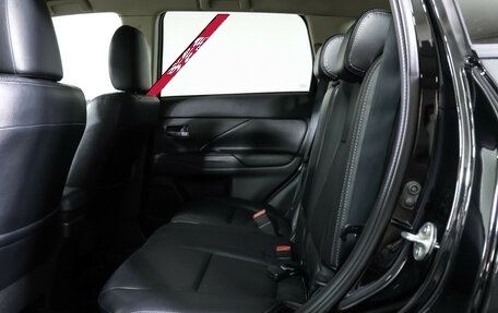 Mitsubishi Outlander III рестайлинг 3, 2014 год, 1 709 000 рублей, 12 фотография