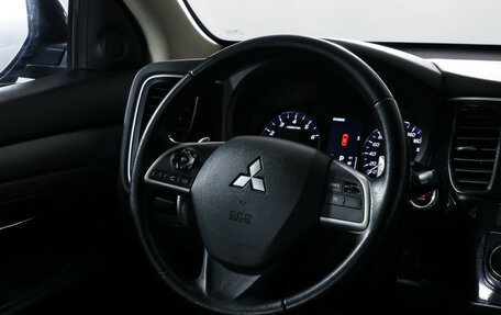 Mitsubishi Outlander III рестайлинг 3, 2014 год, 1 709 000 рублей, 14 фотография