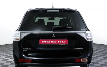 Mitsubishi Outlander III рестайлинг 3, 2014 год, 1 709 000 рублей, 6 фотография