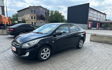 Hyundai Solaris II рестайлинг, 2011 год, 750 000 рублей, 3 фотография