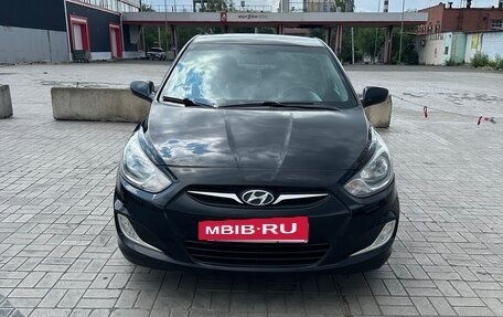 Hyundai Solaris II рестайлинг, 2011 год, 750 000 рублей, 2 фотография