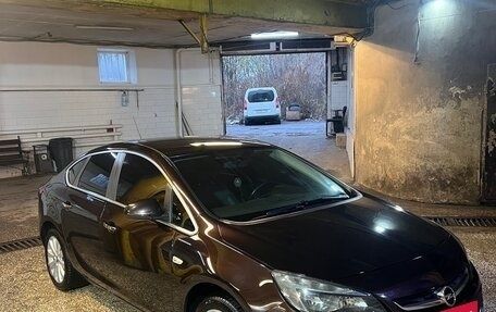 Opel Astra J, 2013 год, 720 000 рублей, 2 фотография