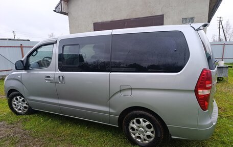 Hyundai Grand Starex Grand Starex I рестайлинг 2, 2011 год, 1 670 000 рублей, 2 фотография