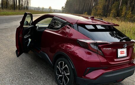 Toyota C-HR I рестайлинг, 2016 год, 3 129 000 рублей, 7 фотография