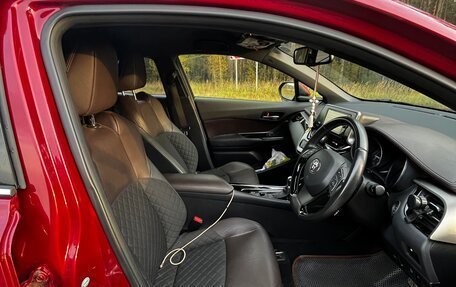 Toyota C-HR I рестайлинг, 2016 год, 3 129 000 рублей, 10 фотография