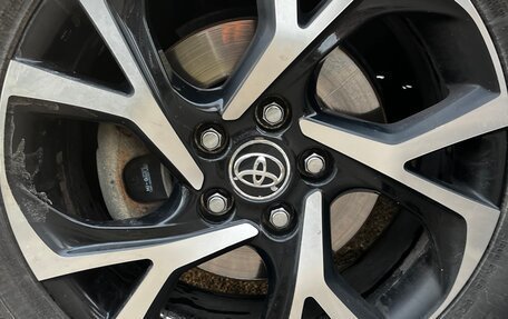 Toyota C-HR I рестайлинг, 2016 год, 3 129 000 рублей, 16 фотография