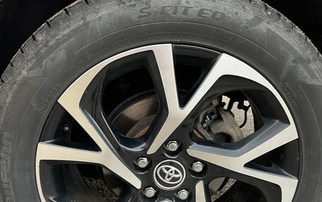 Toyota C-HR I рестайлинг, 2016 год, 3 129 000 рублей, 17 фотография